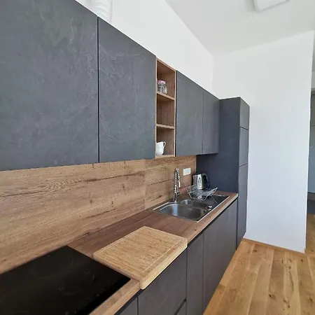 דירה Apartmaji Egis *