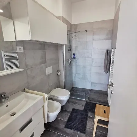 Apartmaji Egis *