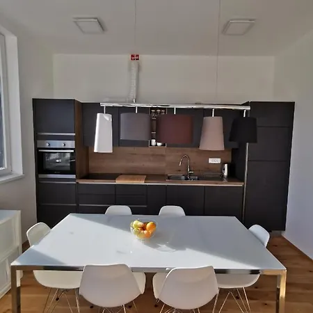 Apartmaji Egis דירה