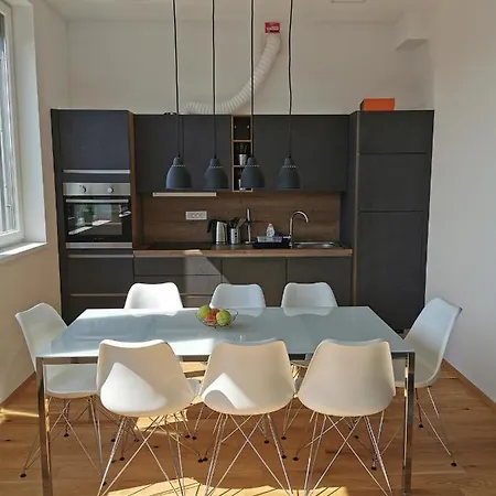 Apartmaji Egis * קופר