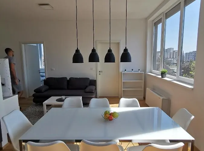 Apartmaji Egis 公寓 科佩尔